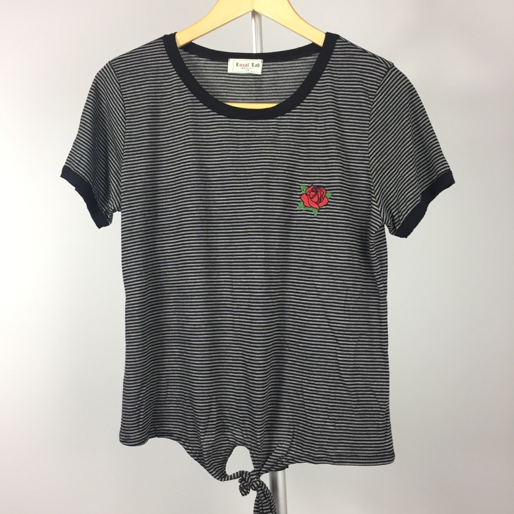 Striped b&w tee w/embroidered rose & tie waist  Lg